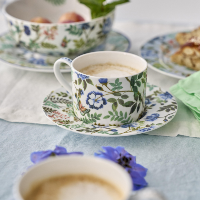 Porcelaine de Chine Cup & Saucer Set of 2