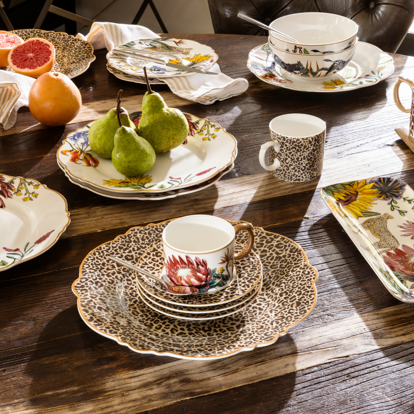 JENNA CLIFFORD - Wild Bloom 3-Tier Cake Stand