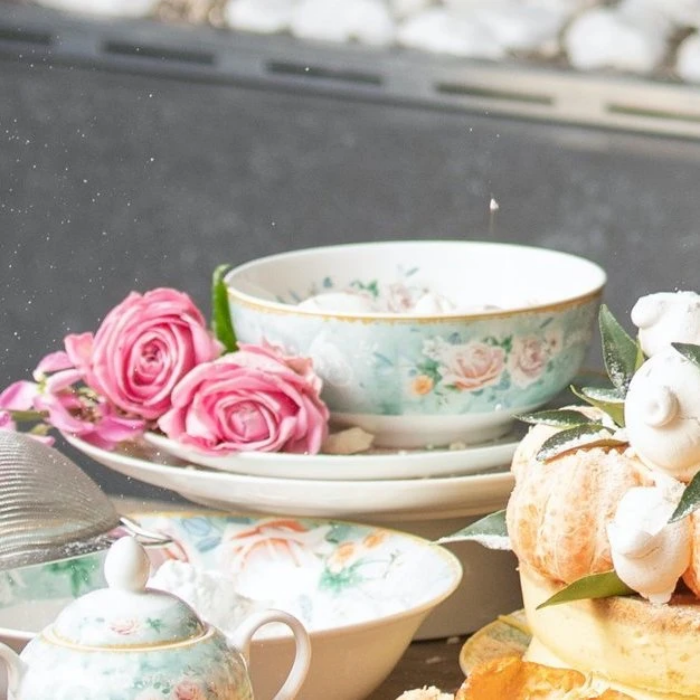 JENNA CLIFFORD - Green Floral Dinner 16pce Set + Free Salad Bowl