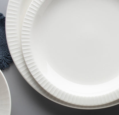 Ariane Seon Ivory rim plate – fluted rim detail